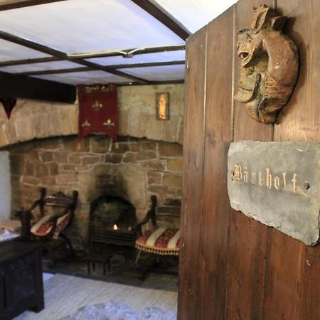Вилла East Wing Lickleyhead Castle Auchleven Экстерьер фото