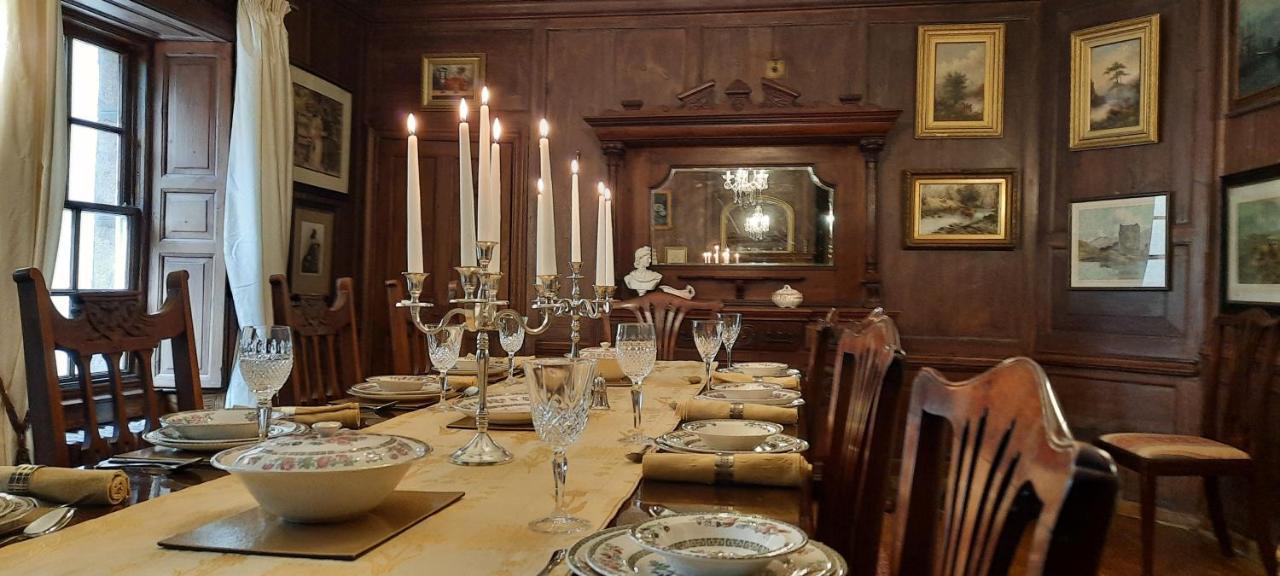 Вилла East Wing Lickleyhead Castle Auchleven Экстерьер фото