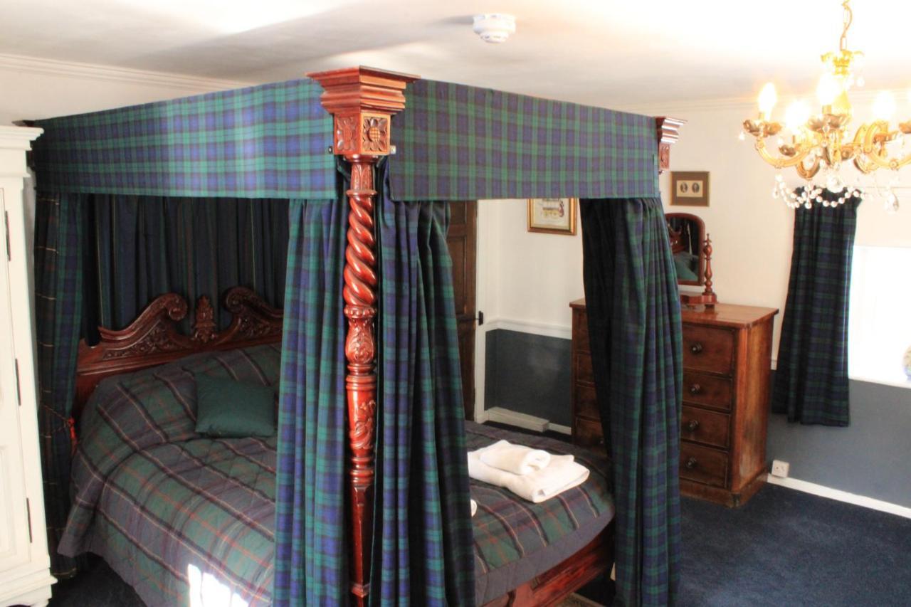 Вилла East Wing Lickleyhead Castle Auchleven Экстерьер фото